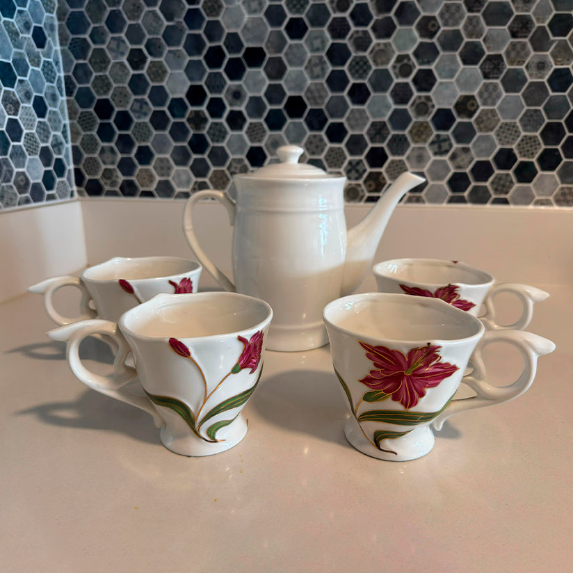 Set Floral Jarra 1.1L 4 Tazas de Cerámica fina con alto relieve